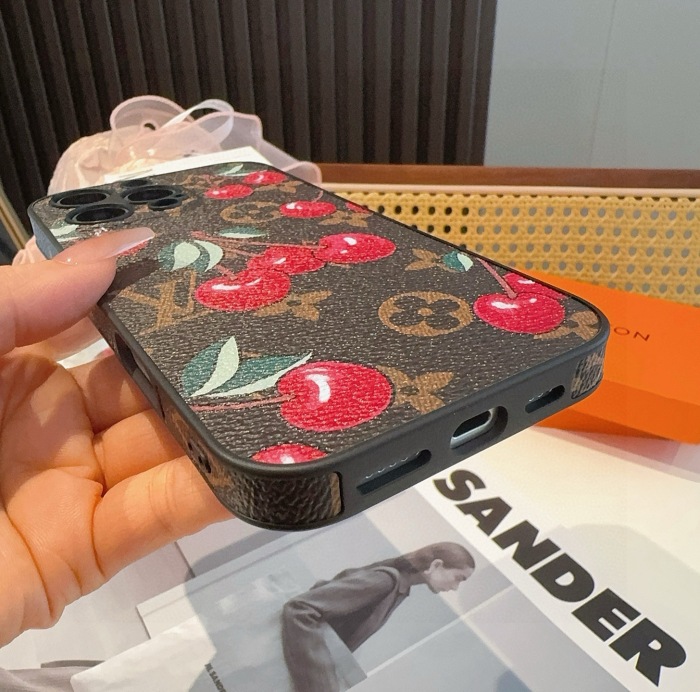 Louis Vuitton Phone Case iPhone 13 - 17