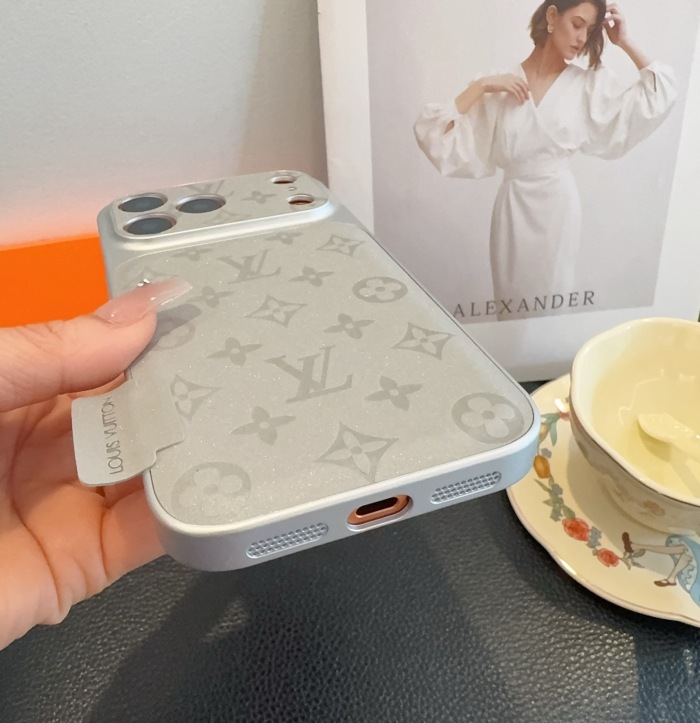 Louis Vuitton Phone Case iPhone 13 - 17