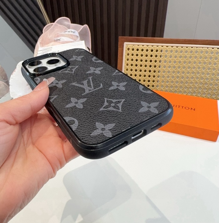 Louis Vuitton Phone Case iPhone 13 - 17