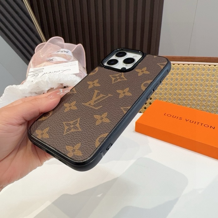 Louis Vuitton Phone Case iPhone 13 - 17