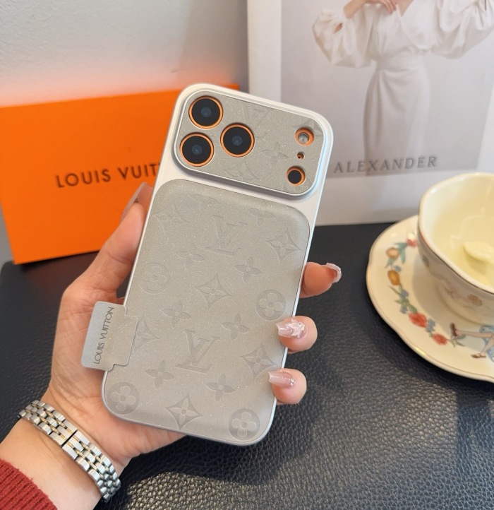 Louis Vuitton Phone Case iPhone 13 - 17