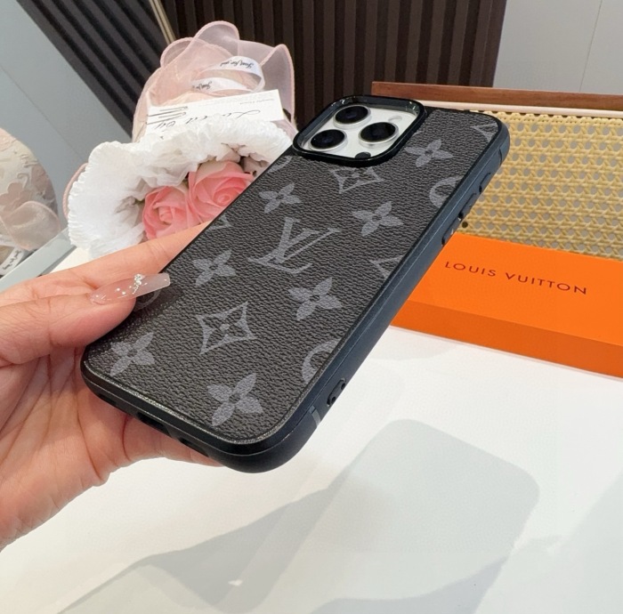Louis Vuitton Phone Case iPhone 13 - 17