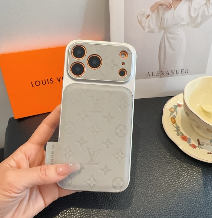 Louis Vuitton Phone Case iPhone 13 - 17