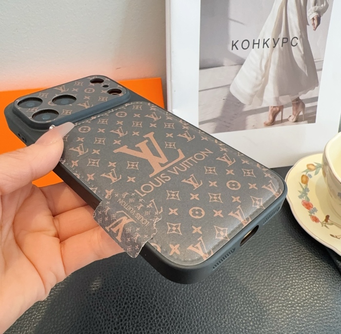 Louis Vuitton Phone Case iPhone 13 - 17