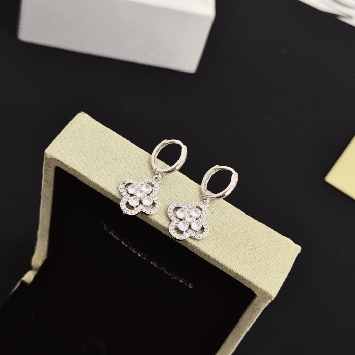 Van Cleef & Arpels Earrings