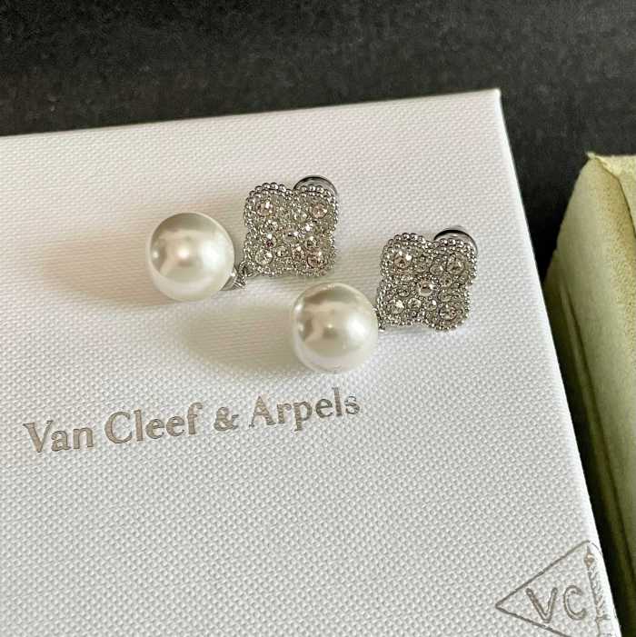 Van Cleef & Arpels Earrings