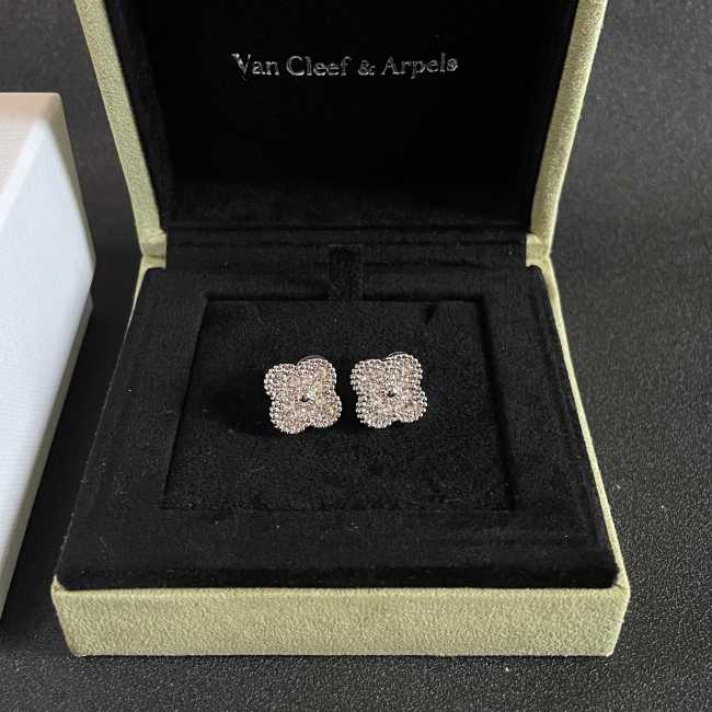 Van Cleef & Arpels Earrings