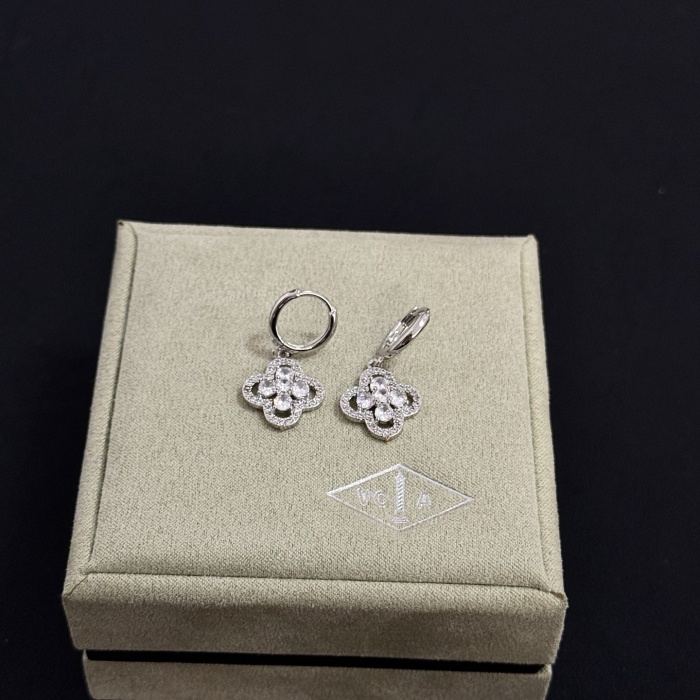 Van Cleef & Arpels Earrings