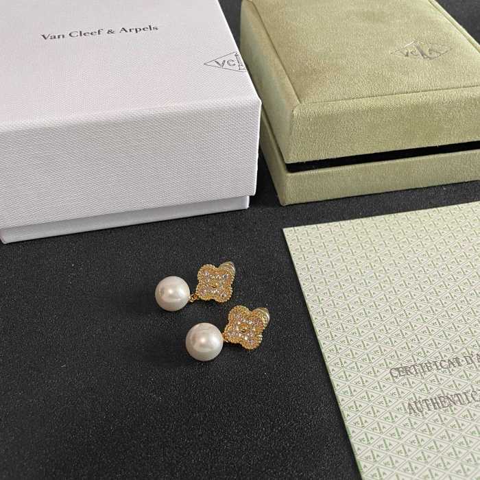 Van Cleef & Arpels Earrings