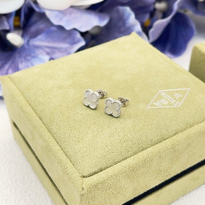 Van Cleef & Arpels Earrings