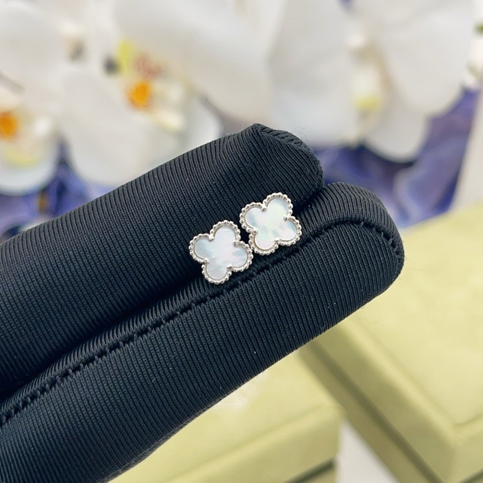 Van Cleef & Arpels Earrings