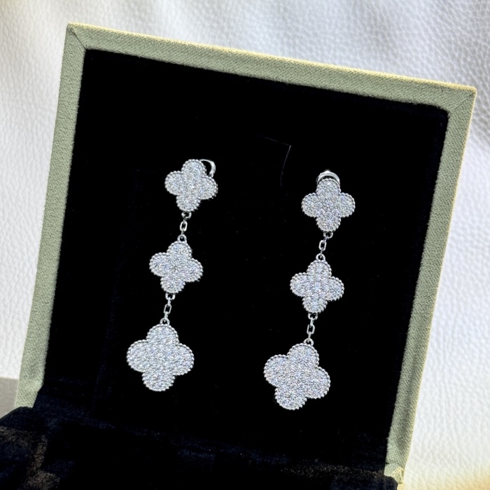 Van Cleef & Arpels Earrings