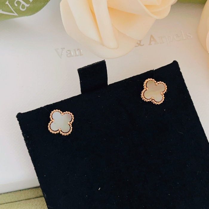 Van Cleef & Arpels Earrings