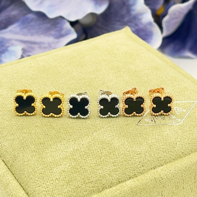 Van Cleef & Arpels Earrings