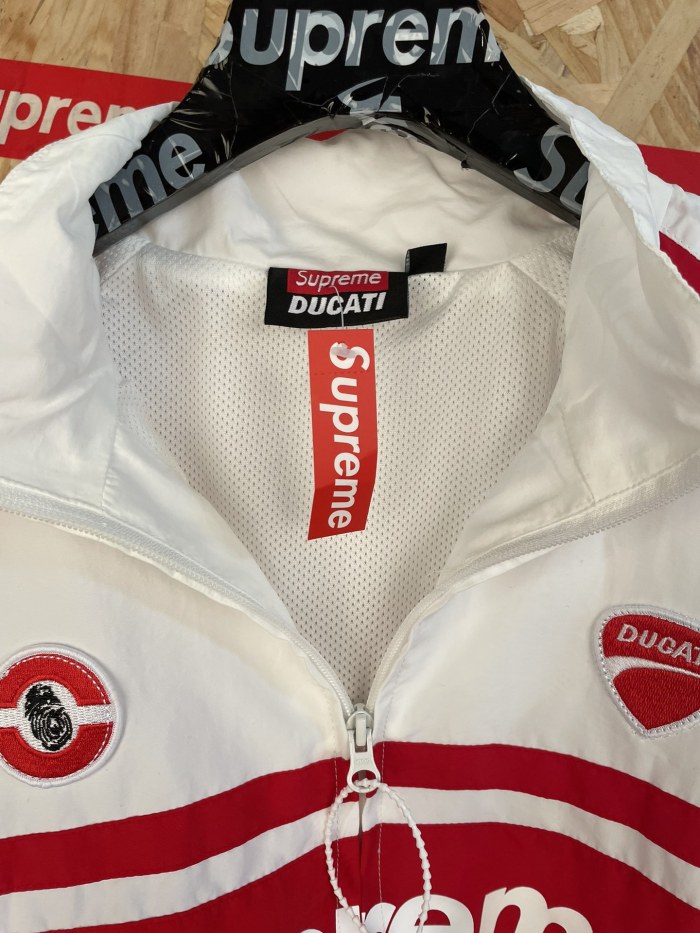 Supreme 26FW GORE-TEX Shell Jacket Size S-XL