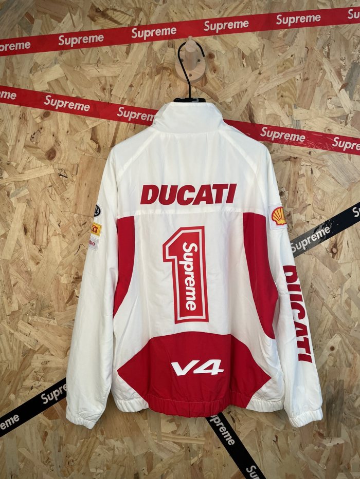 Supreme 26FW GORE-TEX Shell Jacket Size S-XL