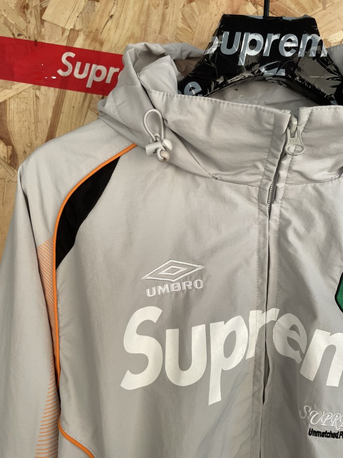 Supreme 26FW GORE-TEX Shell Jacket Size S-XL