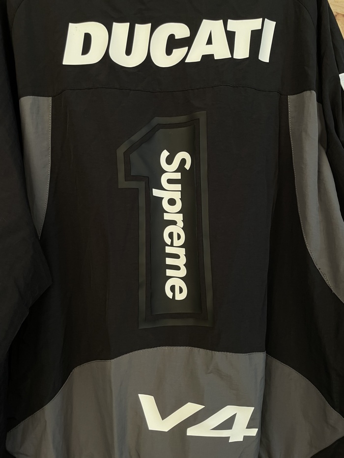 Supreme 26FW GORE-TEX Shell Jacket Size S-XL
