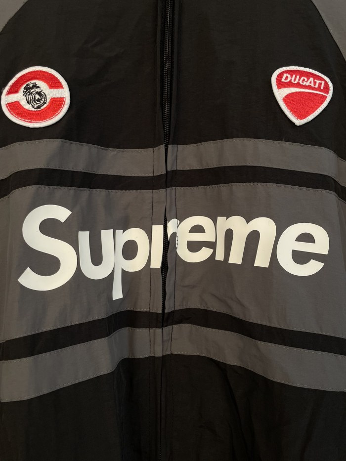 Supreme 26FW GORE-TEX Shell Jacket Size S-XL