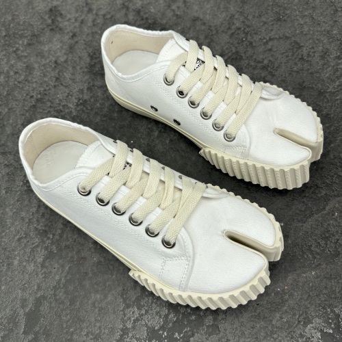 Maison Margiela Tabi Sneaker Size 36-46