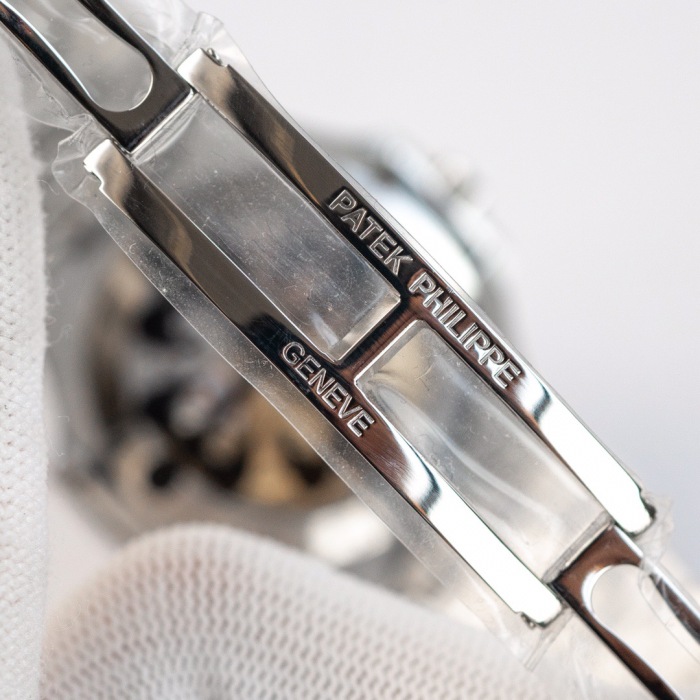 Patek Philippe Nautilus ref 5726/1A‑014 40.5mm Stainless Steel
