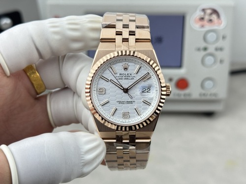 Rolex Land-Dweller 40 Oyster 40mm Everose gold  M127335-0001