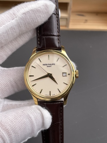 Patek Philippe Calatrava Date Yellow Gold Watch ref 5227J‑001 39mm