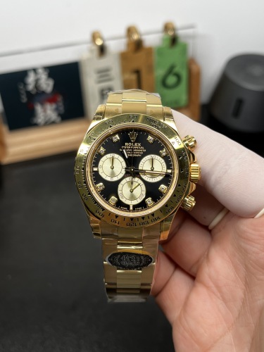  Rolex Cosmograph Daytona Oyster, 40 mm, yellow goldRolex M126508-0003