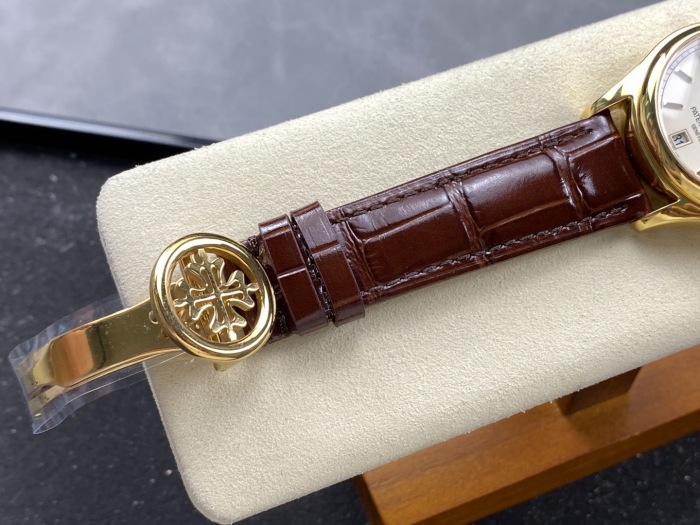 Patek Philippe Complications ref 5146J‑001 39mm Yellow Gold