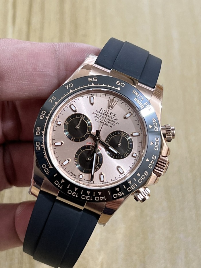 Rolex Cosmograph Daytona Oyster 40mm Everose gold  M116515LN-00059