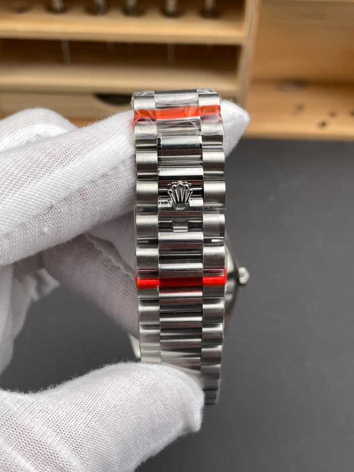 Rolex Day-Date 40 Oyster 40mm White gold M228239-0005