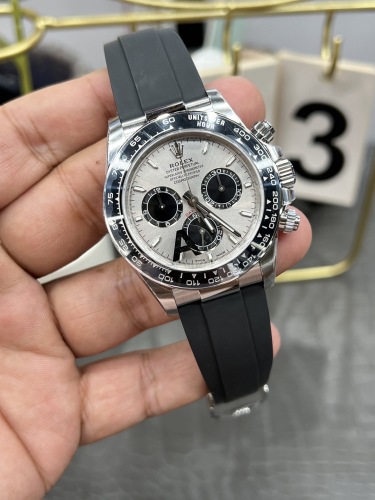 Rolex Cosmograph Daytona Oyster 40mm white gol M116519LN-00038