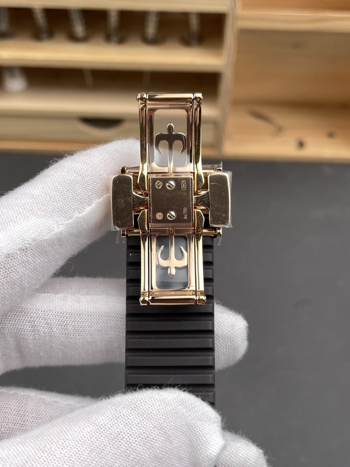 Patek Philippe Aquanaut ref 5167R‑001 40mm Rose Gold