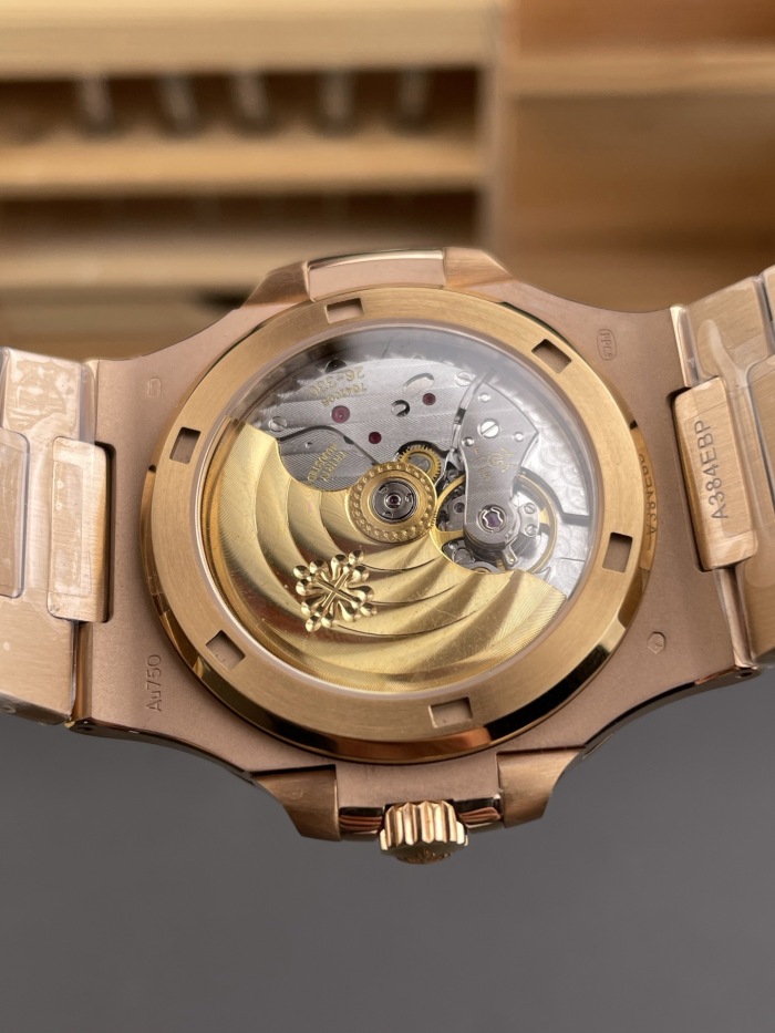 Patek Philippe Nautilus ref 5711/1R‑001 40mm Rose Gold