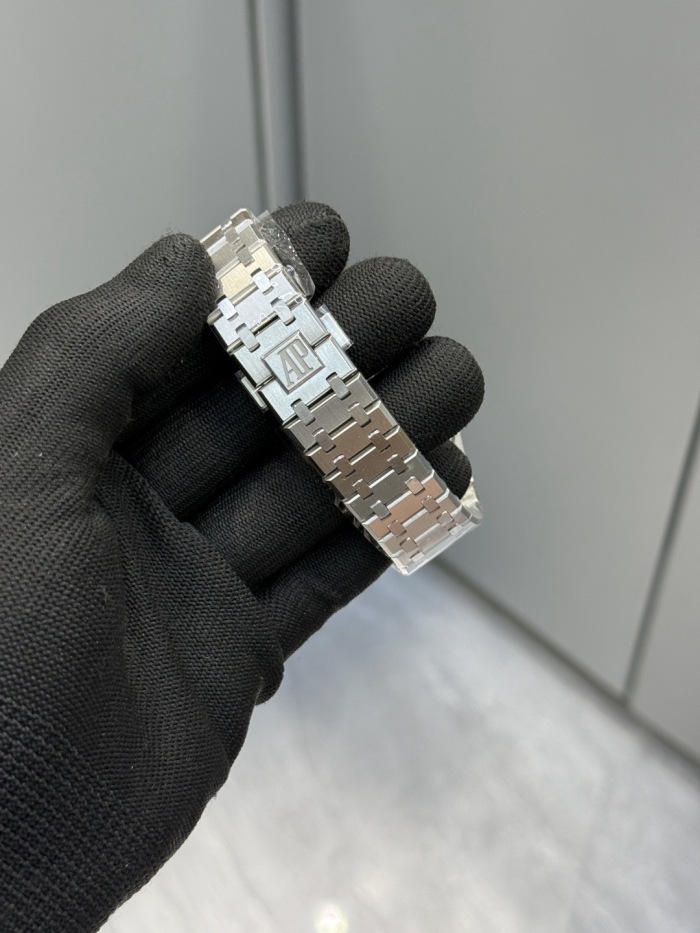 Audemars Piguet Royal Oak Selfwinding 41mm Ref. 15400ST.OO.1220ST.01