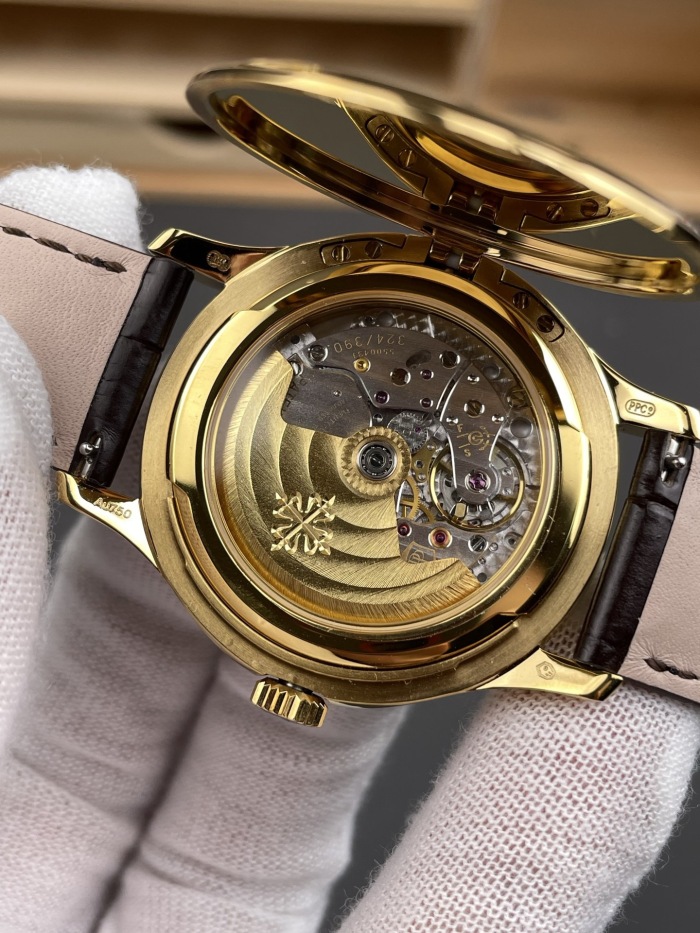 Patek Philippe Calatrava Date Yellow Gold Watch ref 5227J‑001 39mm