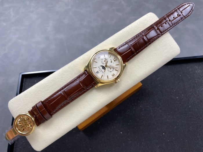 Patek Philippe Complications ref 5146J‑001 39mm Yellow Gold