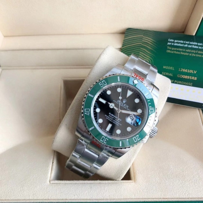 Rolex Submariner 41mm Oystersteel M126610LV-0002