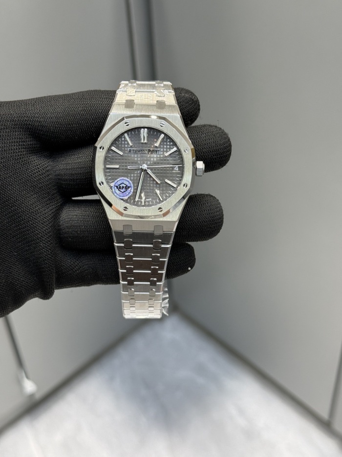 Audemars Piguet Royal Oak Selfwinding 41mm Ref. 15400ST.OO.1220ST.01