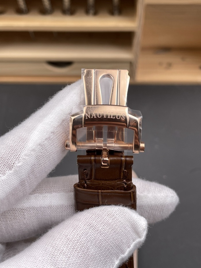 Patek Philippe Nautilus ref. 5712/1R‑001 40mm Rose Gold