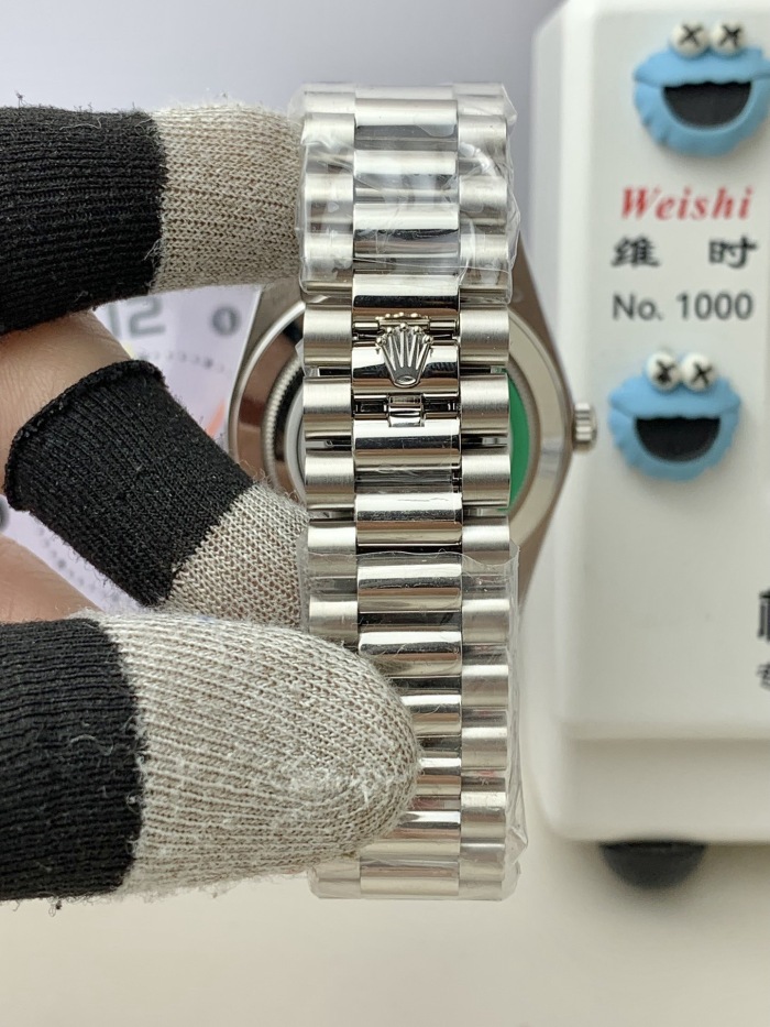 Rolex Day-Date 40 Oyster 40mm White gold M228236-0008