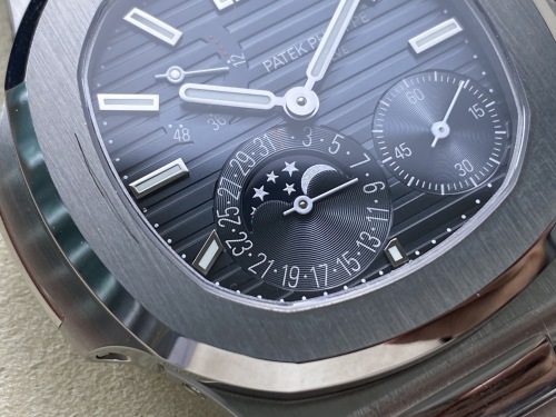 Patek Philippe Nautilus ref 5712/1A‑001 40mm Stainless Steel