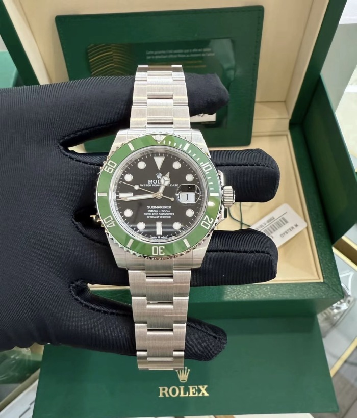 Rolex Submariner 40mm Stainless Steel 16610LV-93250