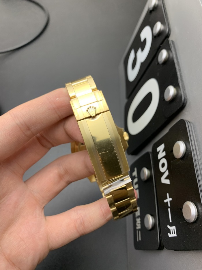 Rolex Submariner Date Oyster 40mm yellow gold m116618lb-0003