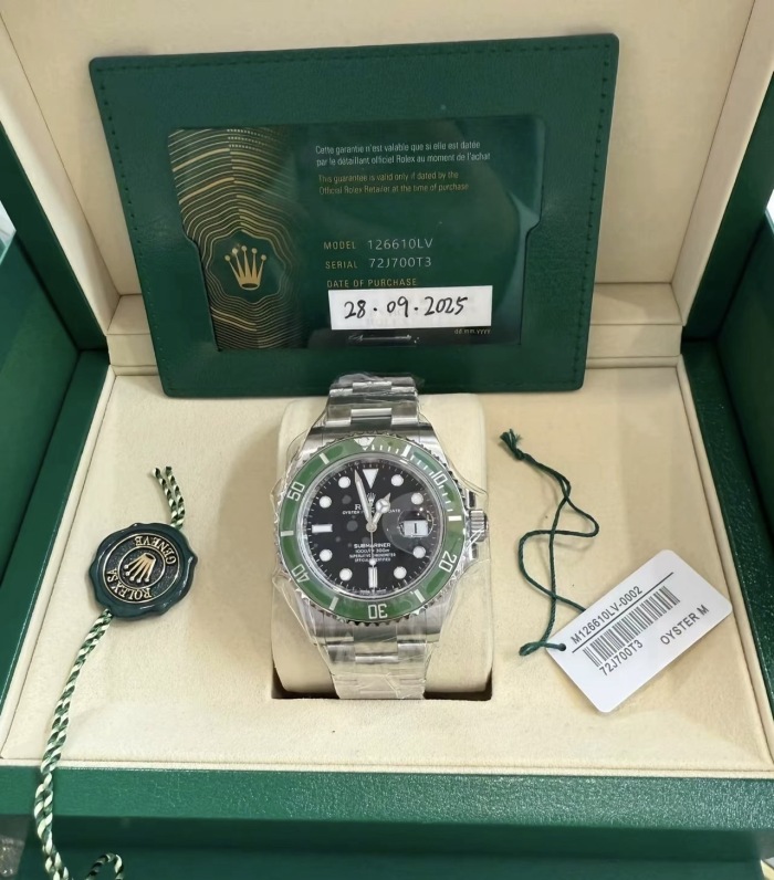 Rolex Submariner 40mm Stainless Steel 16610LV-93250