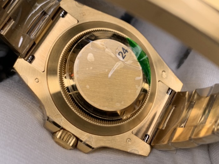 Rolex Submariner Date Oyster 40mm yellow gold 116618LN-97208