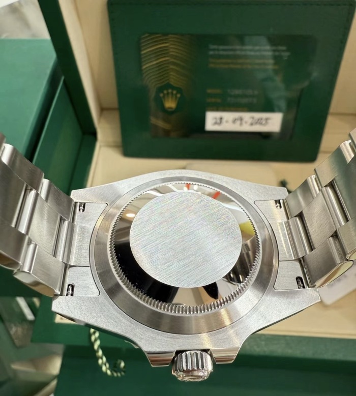 Rolex Submariner 40mm Stainless Steel 16610LV-93250