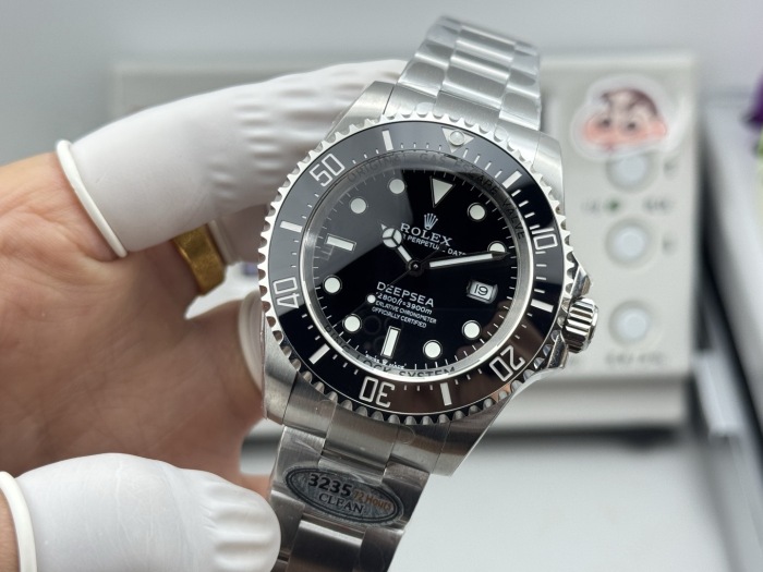 Rolex Submariner Oyster 40mm Stainless Steel 14060M