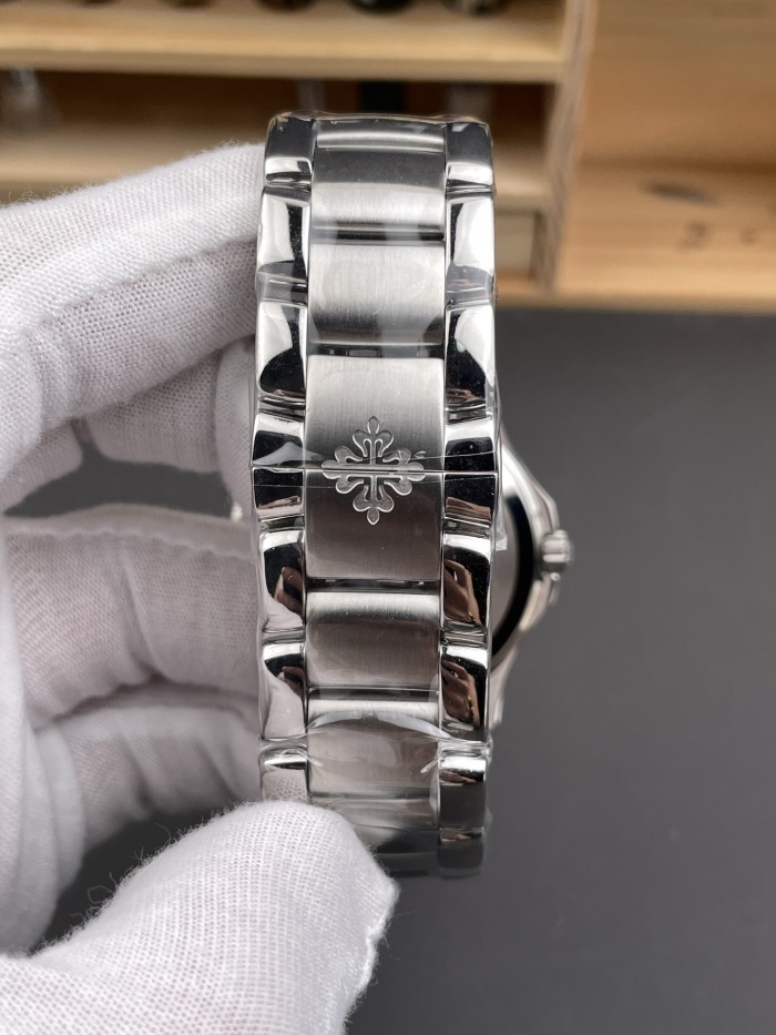 Patek Philippe Aquanaut ref 5167/1A‑001 40mm Stainless Steel