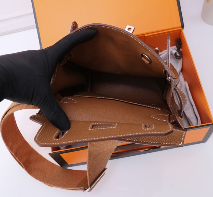 Hermes Hac a Dos 18 Etoupe Shoulder Bags Size 18*8*26cm